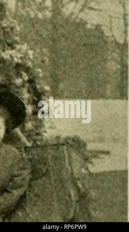 . La fleuriste américain : un journal hebdomadaire pour le commerce. La floriculture ; fleuristes. hKJ' -mf"^^ s." A. WIEGAND &AMP ; FILS' (Indianapolis) décorées de l'AUTOMOBILE. .'Bout 1,500 Les Œillets et 125 .^sparairus Sniilax et portait utilisé. (Susannse Thayeriana Cattleya Cattleya X Brassavola Dighyana) ; Julius Roehrs Co., Odontoglossum crispum var. E. B. Dane ; Julius Roehrs Co., Cattleya Schroederae var. Surprise ; E. B. Dane, Mandai Cypripedium ; M. H. Walsh, rambler rose. Maid Marion. Certificats culturelle.--Thomas Roland, pour Cytisus racemosus, Wm. McGillivray. Le Dracaena Godseffiana. Mention honorable.-R Banque D'Images