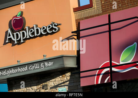 Un logo affiche à l'extérieur d'un Applebee's restaurant lieu de Fredericksburg, en Virginie, le 19 février 2019. Banque D'Images