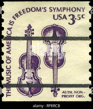 USA - VERS 1980 : timbre imprimé aux États-Unis montre la Weaver violons, Americana Type, vers 1980 Banque D'Images