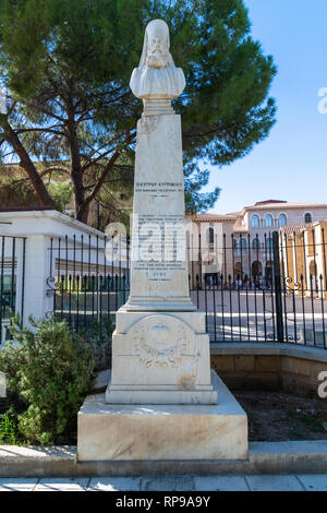 Nicosie, Chypre - novembre 2. En 2018. Monument à l'Archevêque Cyprian. Construit en 1901 Banque D'Images