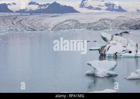 Gletscherlagune, Jökulsárlón Jökulsárlón, Jökulsarlon, Eislagune, Lagune mit Eis, Eisschollen, Gletschereis, Gletscher, Gletschersee, Gletscherflussl Banque D'Images