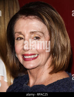 LOS ANGELES, CA, USA - Le 20 février : Le Président de la Chambre des représentants des Etats-Unis Nancy Pelosi arrive à la VH1 Trailblazer honore 2019 tenue au Wilshire Ebell Theatre le 20 février 2019 à Los Angeles, Californie, États-Unis. (Photo par Image Press Office) Banque D'Images