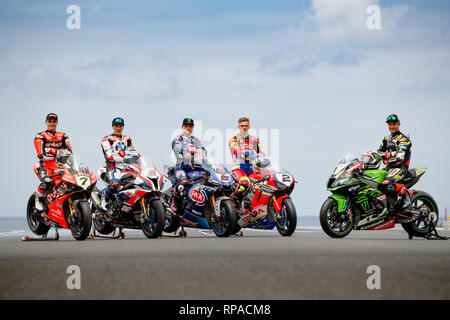 Phillip Island, Australie. Feb 21, 2019. Chaz Davies, Markus Reiterberger, Alex Lowes, Leon Camier et Jonathan Rea s'alignent pour une photo de groupe sur Gardner tout droit à Phillip Island pour la Course de l'Australie. Credit : corleve/Alamy Live News Banque D'Images