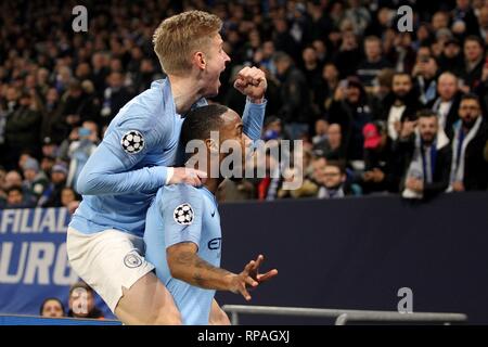 Firo : 20.02.2019, football, Ligue des Champions, finale de la saison 2018/2019, éliminatoires, première étape, le FC Schalke 04 - Manchester City, goaljubel, la jubilation, la joie, Raheem STERLING, Manchester City, la moitié de la figure, les gestes, les expressions du visage, Oleksandr Zintchenko, Manchester City, figure d'ensemble, dans le monde d'utilisation | Banque D'Images