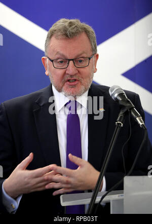 Le Secrétaire écossais David Mundell prononce un discours à l'occasion du 20e anniversaire de la création du parlement écossais à Édimbourg en studios de Dovecot. Banque D'Images