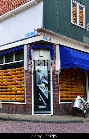 Boutique de fromage au centre de la ville historique d'Edam, Hollande du Nord, Pays-Bas Banque D'Images