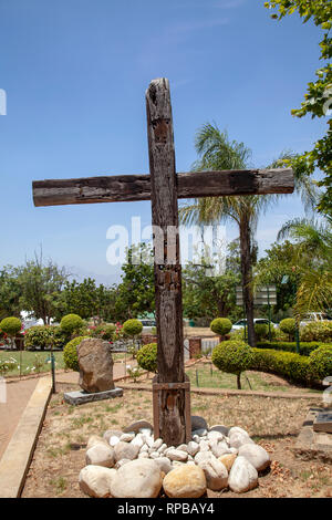 Riebeek Kasteel Gemeente Kerk (église) jardin avec Croix à Western Cape, Afrique du Sud Banque D'Images