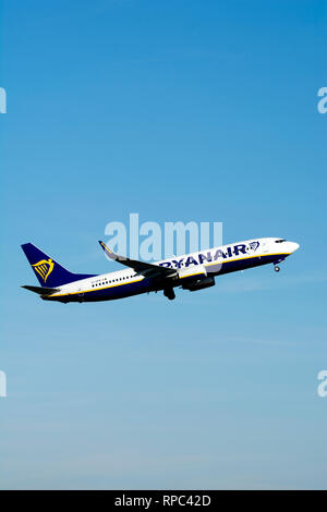 Ryanair Boeing 737-8comme à l'aéroport de Birmingham, UK (AE-DPM) Banque D'Images