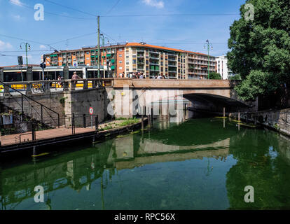 Milan - Italie, pont au-dessus du Naviglio Grande à l'entrée de la Darsena (harbour) Banque D'Images