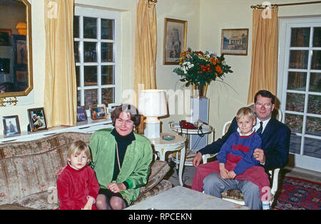 Christian Ludwig der Kinder und Irina von Eltern und Preußen Christian Sigismund und Nina, geb. von Reventlow, Deutschland 1991. Les enfants Christian Ludwig et Irina de Prusse et leurs parents Christian Sigismund et Nina, née von Reventlow, Allemagne 1991. Banque D'Images