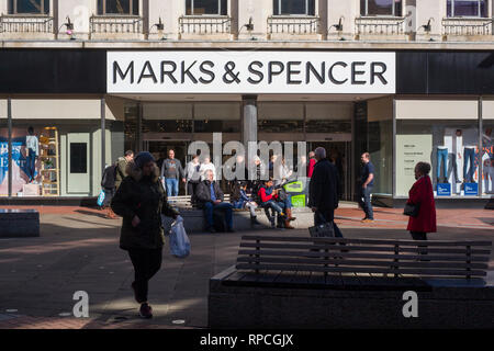 Le magasin Marks and Spencer dans Broad Street, Reading, Berkshire. Banque D'Images