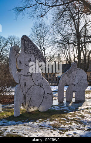 Dejeuner sur l'herbe, un groupe de sculptures de Pablo Picasso, sculptée par Carl Nesjar, Moderna Museet, Skeppsholmen, Stockholm, Suède, Scandinavie Banque D'Images