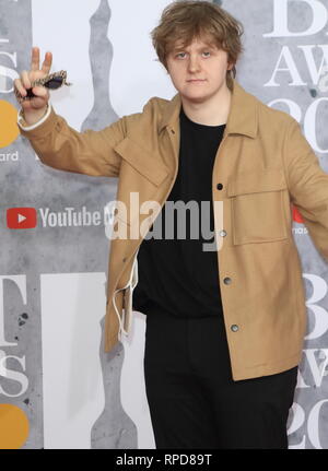 Lewis Capaldi vu sur le tapis rouge lors des Brit Awards 2019 à l'O2, Peninsula Square à Londres. Banque D'Images