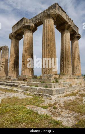 Temple d'Apollon, l'ancienne Corinthe, le Péloponnèse, Grèce Banque D'Images