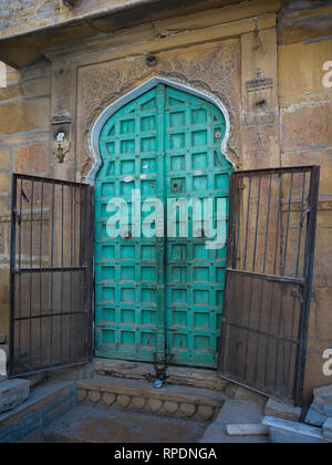 Porte fermée à Fort Jaisalmer, Jaisalmer, Rajasthan, India Banque D'Images