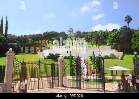 Haïfa, Israël - 18 septembre 2017 : jardins de Bahai temple et sur les pentes de la Montagne de Carmel Banque D'Images