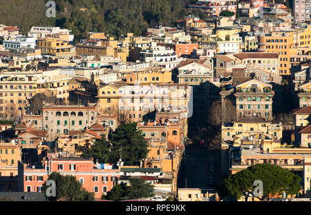 L'étalement urbain Rome vu du haut de la cathédrale St Pierre. Cité du Vatican, Rome, Italie. Banque D'Images