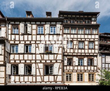 Maisons dans la Rue des Tanneurs, Tanner's District, Colmar, France Banque D'Images