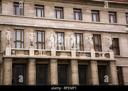 Les détails architecturaux sur un bâtiment dans le quartier de la vieille ville de Prague, République Tchèque Banque D'Images