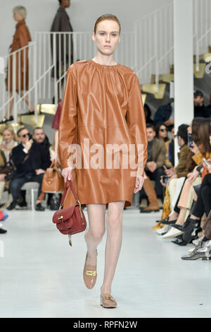 Milan, Italie. 22 févr. 2019. Milan, Italie. Feb 22, 2019. 2020. Tod's Fashion Show de la photo : Crédit photo : modèle indépendant Agence/Alamy Live News Crédit : Agence Photo indépendant Srl/Alamy Live News Banque D'Images