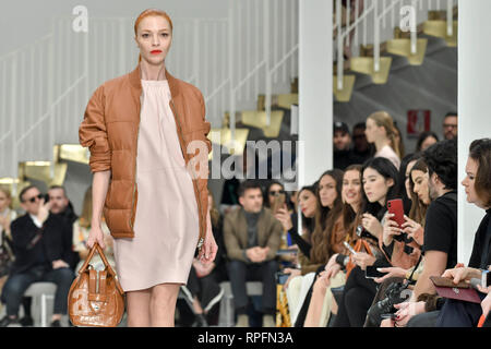 Milan, Italie. 22 févr. 2019. Milan, Italie. Feb 22, 2019. 2020. Tod's Fashion Show de la photo : Crédit photo : modèle indépendant Agence/Alamy Live News Crédit : Agence Photo indépendant Srl/Alamy Live News Banque D'Images