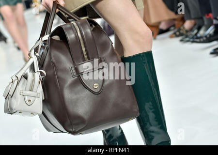 Milan, Italie. 22 févr. 2019. Milan, Italie. Feb 22, 2019. 2020. Tod's Fashion Show de la photo : Crédit photo : modèle indépendant Agence/Alamy Live News Crédit : Agence Photo indépendant Srl/Alamy Live News Banque D'Images