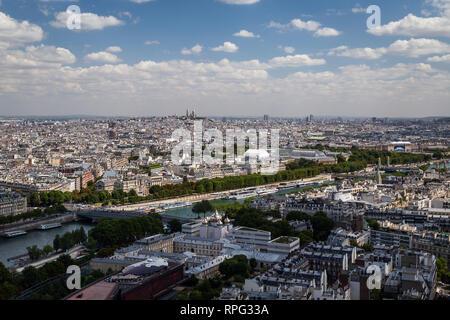 Vue aérienne de Seine et la partie nord-est de Paris de la Tour Eiffel Banque D'Images