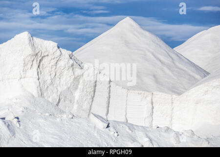 Les tas de sel de Salinas d'Es Trenc, salines, Majorque, Îles Baléares, Espagne Banque D'Images