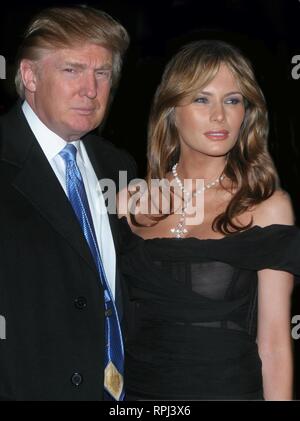 DONALD TRUMP et Melania Trump 2005 Photo de John Barrett/PHOTOlink /MediaPunch Banque D'Images