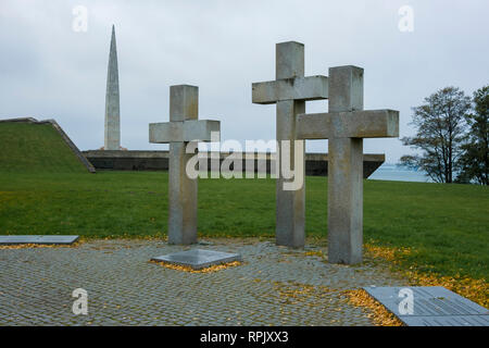 Mémorial aux Victimes du Communisme. Le monument se compose de divers centres commerciaux, un obélisque et d'autres formes brutaliste. Il commémore l'origine Russi Banque D'Images