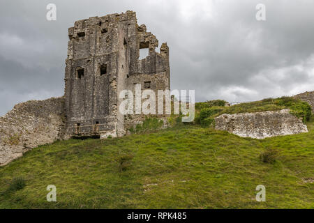 Les ruines de château de Corfe, Dorset, Angleterre, Royaume-Uni Banque D'Images