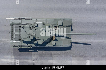 Le 9 mai 2018. Réservoir T-14 Armata renvoie de la Place Rouge après la revue de la Victoire, vue de dessus. Banque D'Images