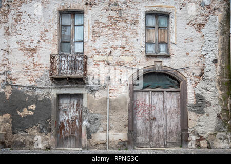 Vieille maison abandonnée à Cagliari, Sardaigne, Italie Banque D'Images