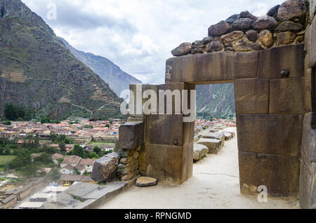 Ollantaytambo, Pérou. Ruines de la forteresse Inca sur le temple hill. Banque D'Images