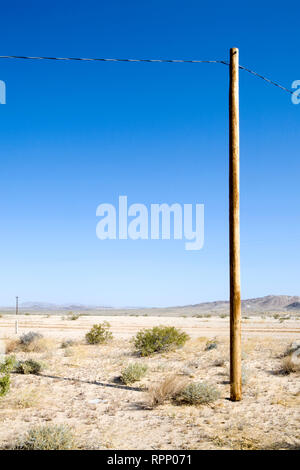 Poteau en désert, vingt neuf paumes, désert de Mojave, Californie Banque D'Images