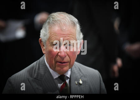 Port Talbot, Pays de Galles, Royaume-Uni. Feb 22, 2019. Son Altesse Royale le Prince de Galles visite l'école primaire Ysgol mcg Brombil à Port Talbot, Pays de Galles, où il a rencontré des étudiants sur le Prince's Trust atteindre comme la houle qu'aux élèves, du personnel et des dignitaires. Crédit : Robert Melen/Alamy Live News Banque D'Images