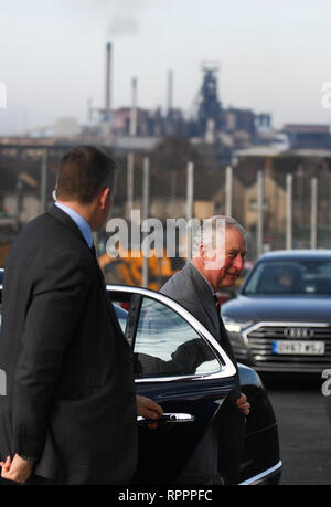 Port Talbot, Pays de Galles, Royaume-Uni. Feb 22, 2019. Son Altesse Royale le Prince de Galles visites visites le Brombil primaire schoo Ysgol mcg à Port Talbot, Pays de Galles, où il a rencontré des étudiants sur le Prince's Trust atteindre comme la houle qu'aux élèves, du personnel et des dignitaires. Crédit : Robert Melen/Alamy Live News Banque D'Images