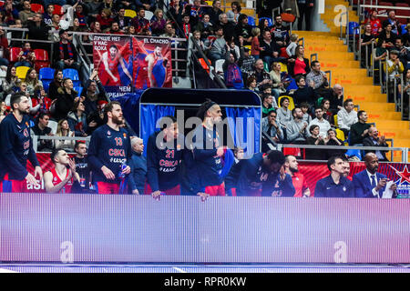 21 février 2019 - Moscou, Moscou, Russie - le banc du CSKA Moscou vu encouragent leurs coéquipiers pendant le jeu de CSKA Moscou contre Herbalife Gran Canaria dans la série 23 de la Turkish Airlines Euroleague 2018-2019 jeu de saison. Le CSKA Moscou a battu Herbalife Gran Canaria, 107-85. (Crédit Image : © Nicolas Muller/SOPA des images à l'aide de Zuma sur le fil) Banque D'Images