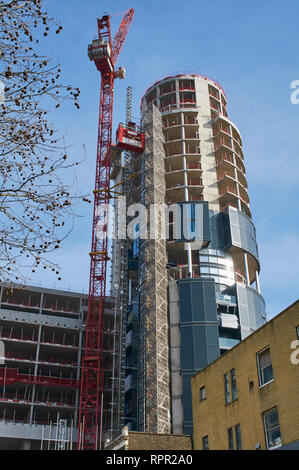 Ville Amérique du complexe d'appartements de luxe en construction à Finsbury Park, au nord de Londres UK, vu de Fonthill Road Banque D'Images