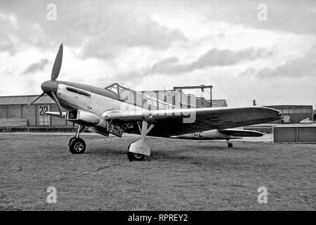 Prototype flotte Fulmar fighter N1854 converti en Mk.II en1941. Utilisé comme avion de communications par Fairey Aviation comme G-AIBE. Photgraphed à Banque D'Images