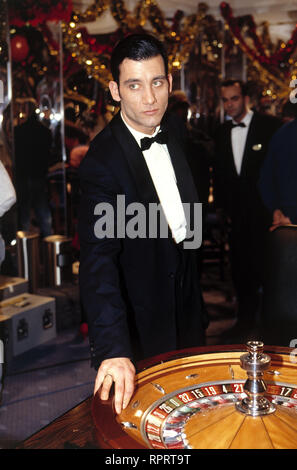 CROUPIER CROUPIER / GB/D 1998 / Mike Hodges Voir mit CLIVE OWEN als Jack Manfred / Überschrift : CROUPIER / GB/D 1998 Banque D'Images