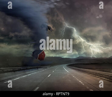 Tempête et le mauvais temps sur route Banque D'Images