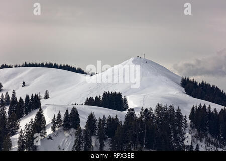 D'autres alpinistes au sommet du Hohe Kugel de Schöner Mann/Mann Schoener - Vorarlberg, Autriche Banque D'Images