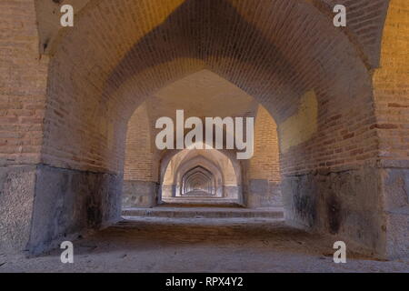 Le pont Allahverdi Khan, Isfahan, Iran Banque D'Images