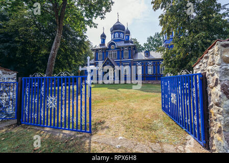 L'église orthodoxe de la protection de la Mère de Dieu en Puchly village, Kraków County dans Podlaskie Voivodeship du nord-est de la Pologne Banque D'Images