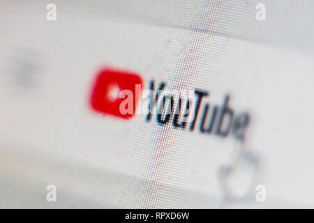 SAINT PETERSBURG, RUSSIE - Février 5, 2019 : Passez la souris sur le logo YouTube, rendez-vous sur la page d'accueil. Banque D'Images