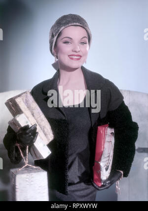 Photo De Presse Vintage - Debra Paget, Actrice, Film 'La Vallée Des Pharaons'
