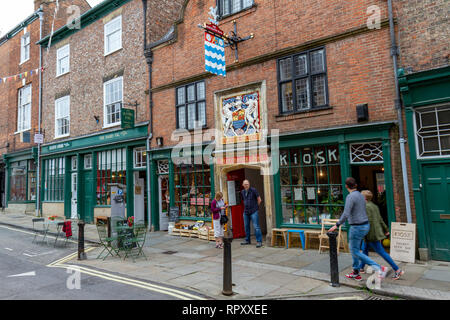 Les poilus Fig specialty food shop, commerçants, l'Hôtel de ville de York, au Royaume-Uni. Banque D'Images