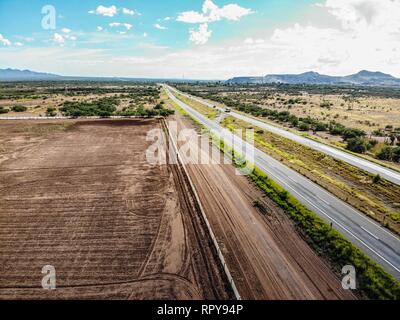 Vue aérienne des environs de Santa Ana, Sonora, Mexique. paysage, autoroute (Photo : Luis Gutierrez / NortePhoto) .. Vista aerea de los alrededore Banque D'Images