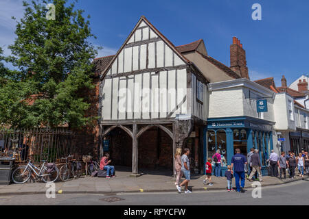 Le National Trust Cadeaux Partie de maison du trésorier de la ville de York, au Royaume-Uni. Banque D'Images